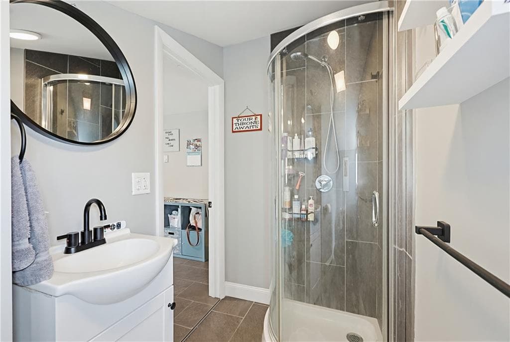 49 61 Emanuel Street photo 17