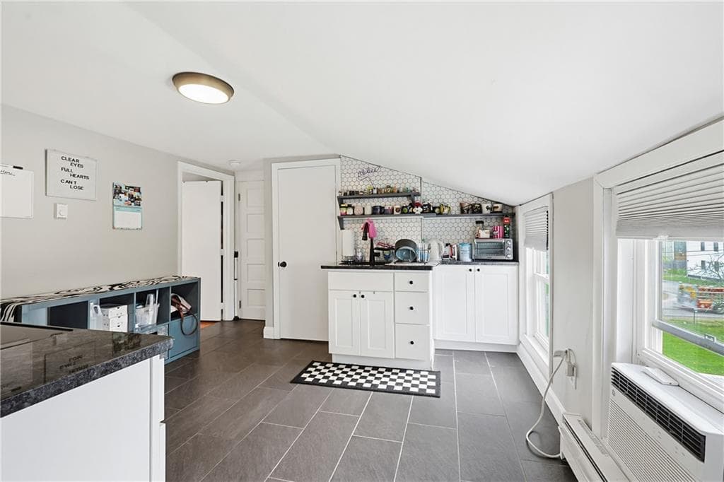 49 61 Emanuel Street photo 14