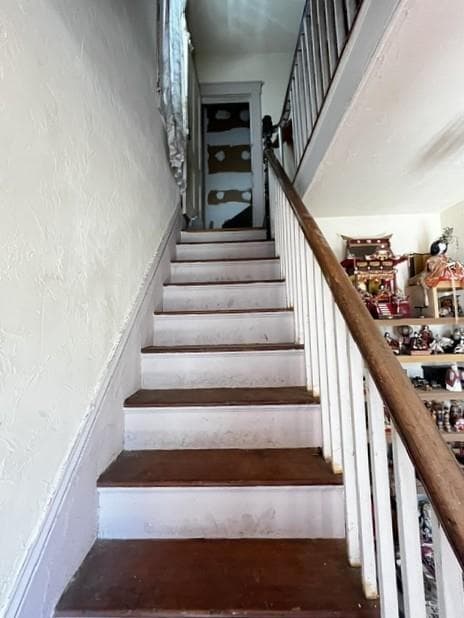Multi Family at 33 Elm Street, Newport, photo 10 of 18