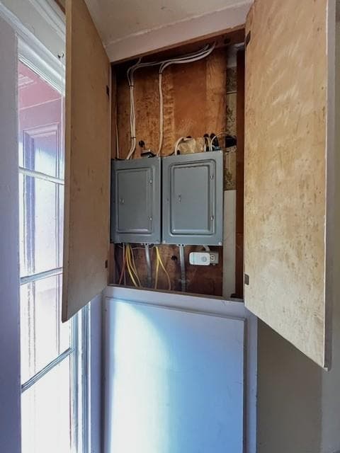 Multi Family at 33 Elm Street, Newport, photo 18 of 18