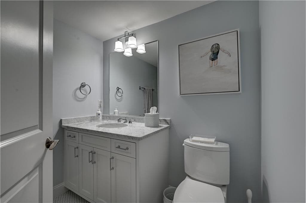 Single Family Residence at 57 Strawberry Lane, Portsmouth, photo 23 of 49
