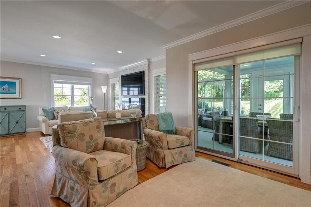 Single Family Residence at 57 Strawberry Lane, Portsmouth, photo 17 of 49