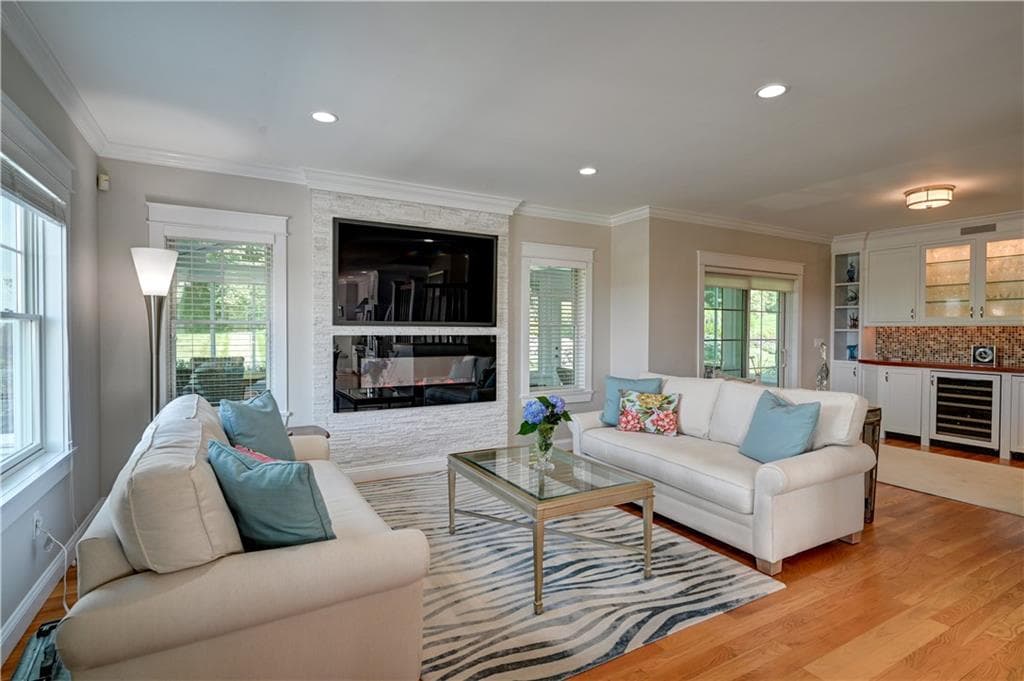 Single Family Residence at 57 Strawberry Lane, Portsmouth, photo 9 of 49