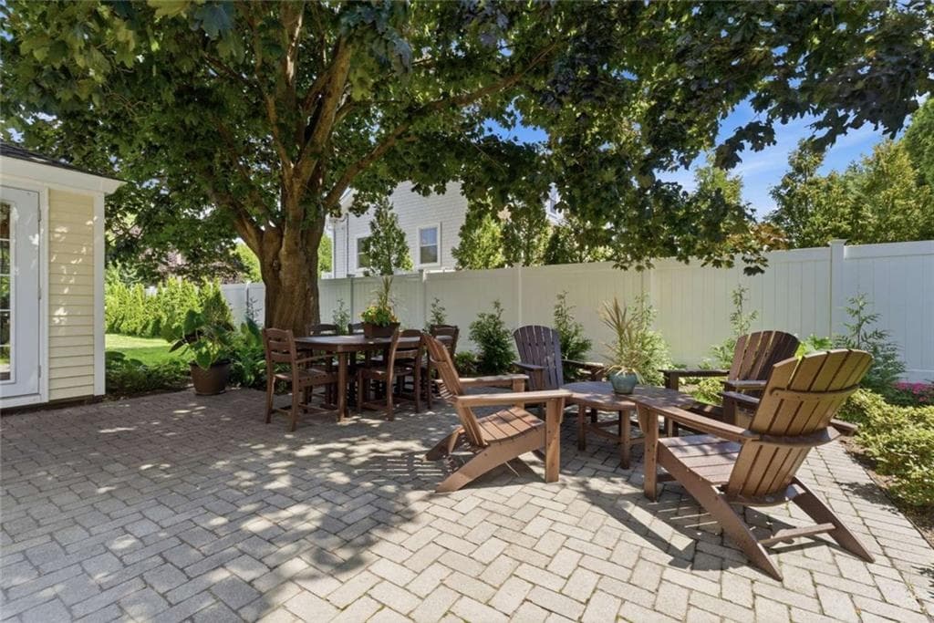 9 Therese Street photo 17