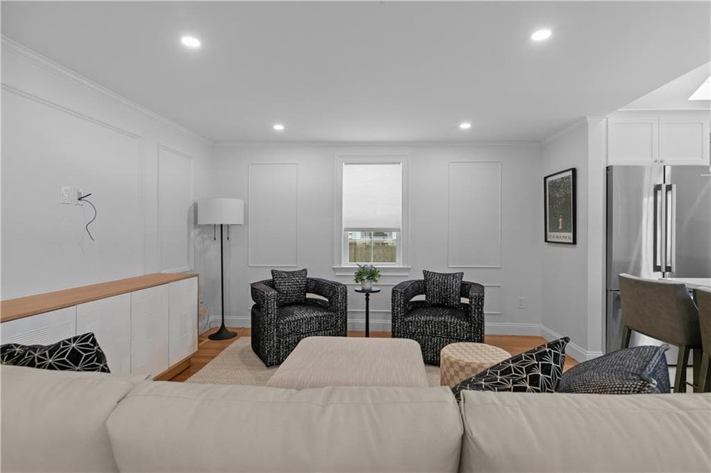 Single Family Residence at 34 East Bowery Street, Newport, photo 6 of 30