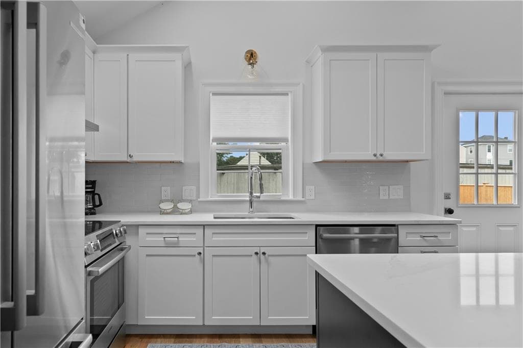 Single Family Residence at 34 East Bowery Street, Newport, photo 10 of 30