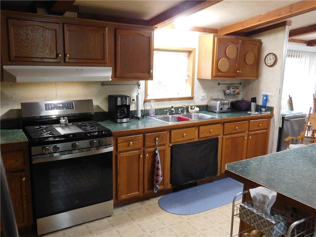 Single Family Residence at 114 Sandy Bottom Road, Coventry, photo 2 of 26