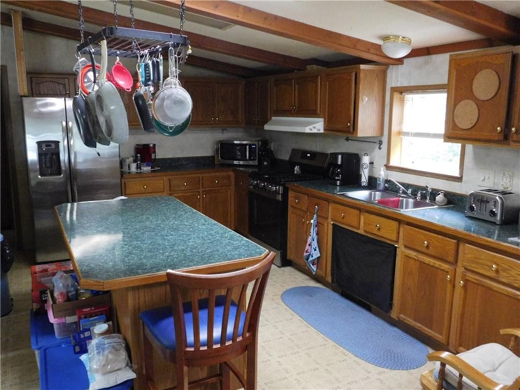 Single Family Residence at 114 Sandy Bottom Road, Coventry, photo 3 of 26