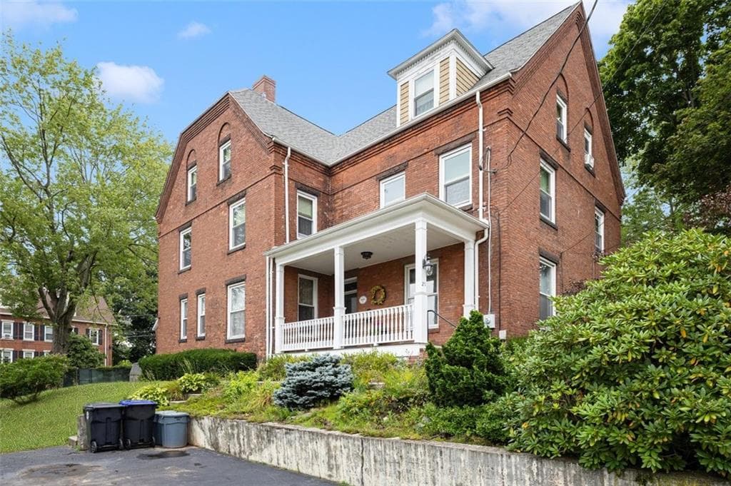 25 Blackstone Street