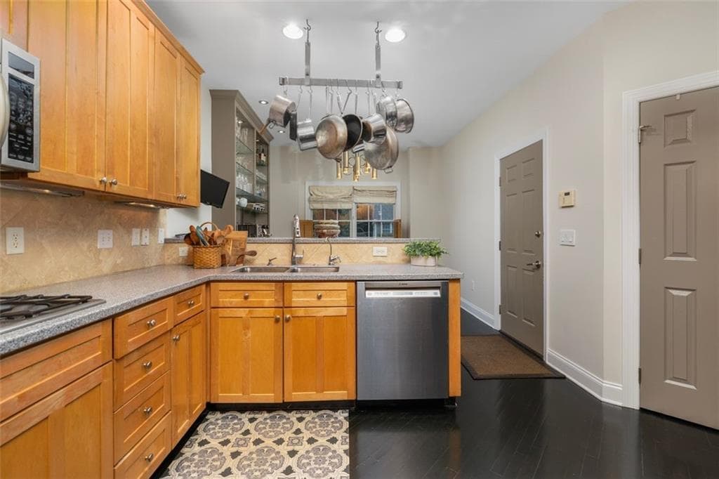 Condominium at 56 Seal Island Road, Bristol, photo 16 of 50