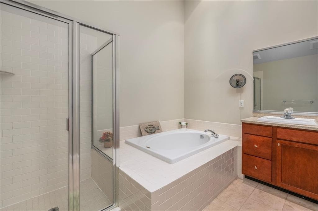 Condominium at 56 Seal Island Road, Bristol, photo 32 of 50