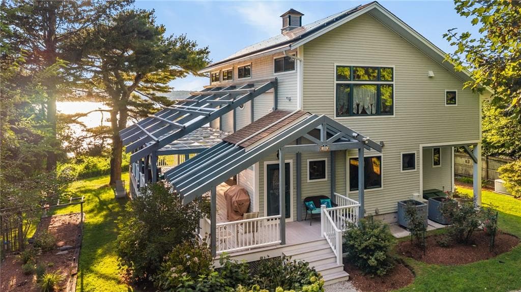 Single Family Residence at 109 High Hill Road, Tiverton, photo 2 of 12