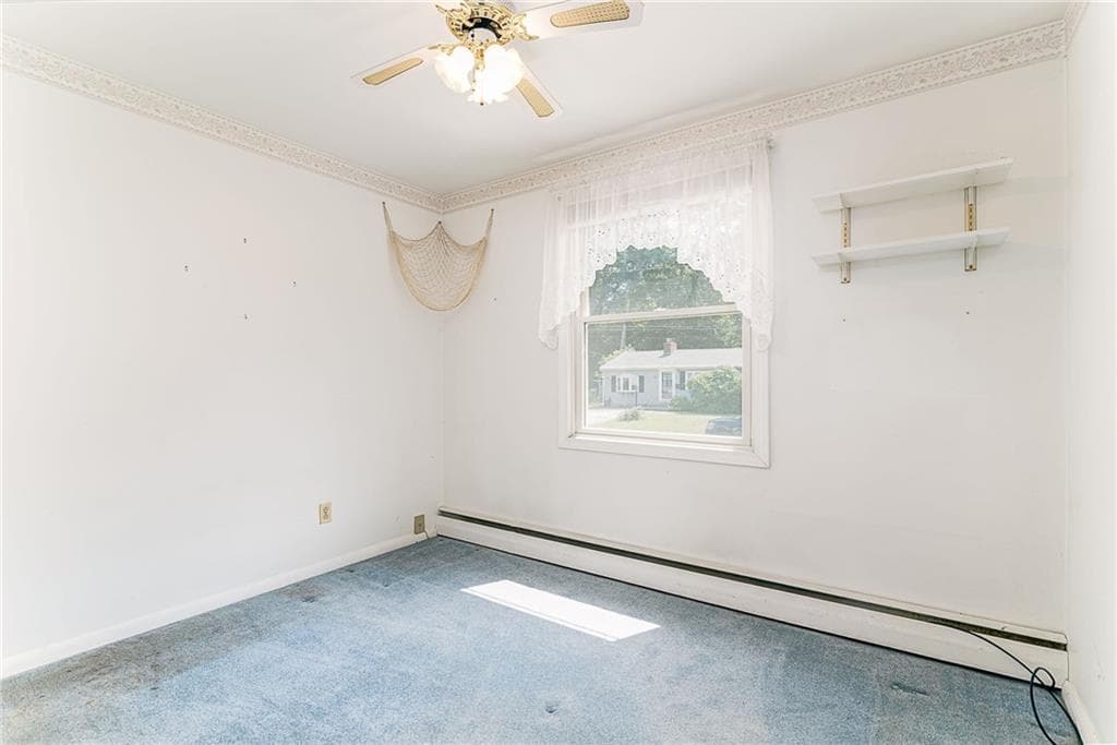Single Family Residence at 91 Torrington Drive, Warwick, photo 11 of 28