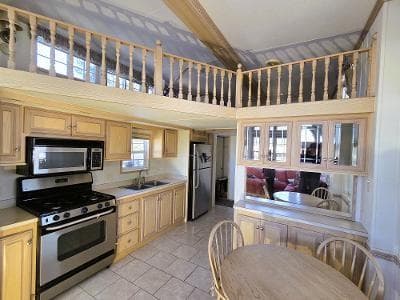 245 Manton Street photo 2