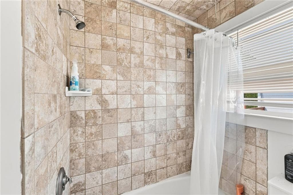 76 Pleasant Street photo 27