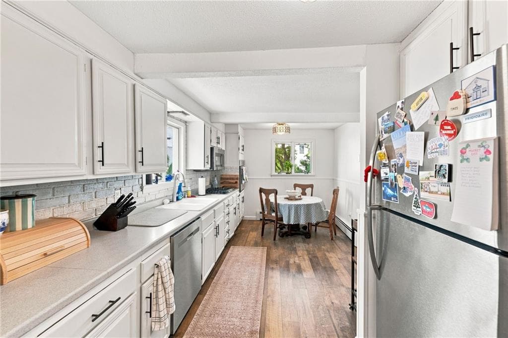 76 Pleasant Street photo 42