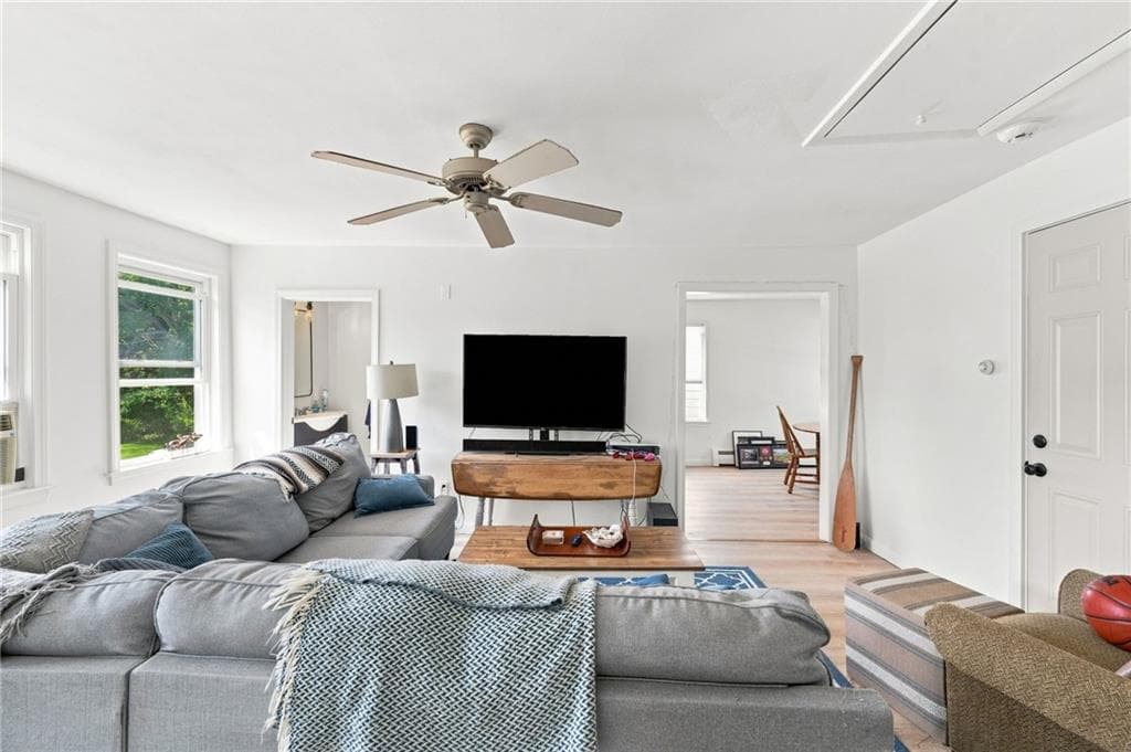 76 Pleasant Street photo 17