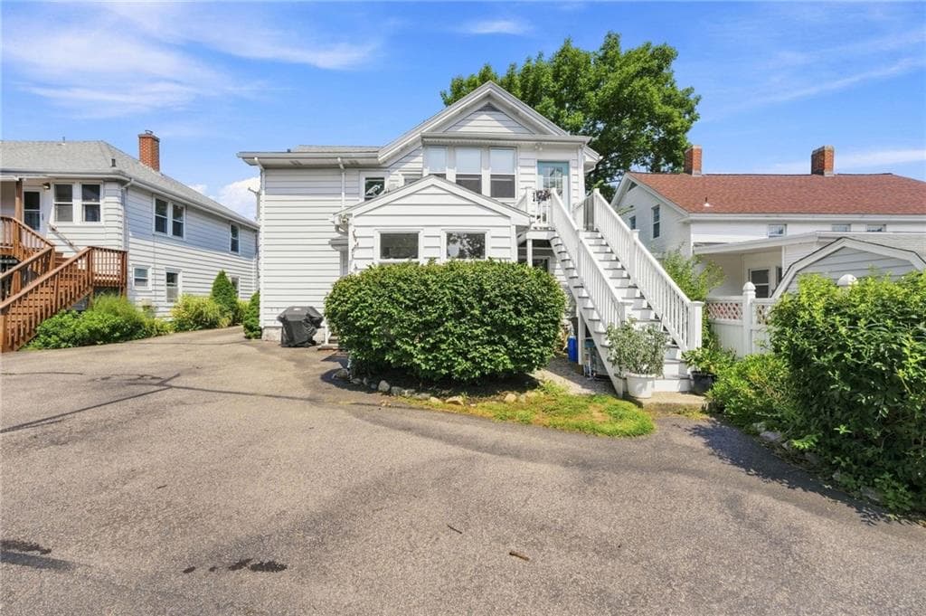 76 Pleasant Street photo 7