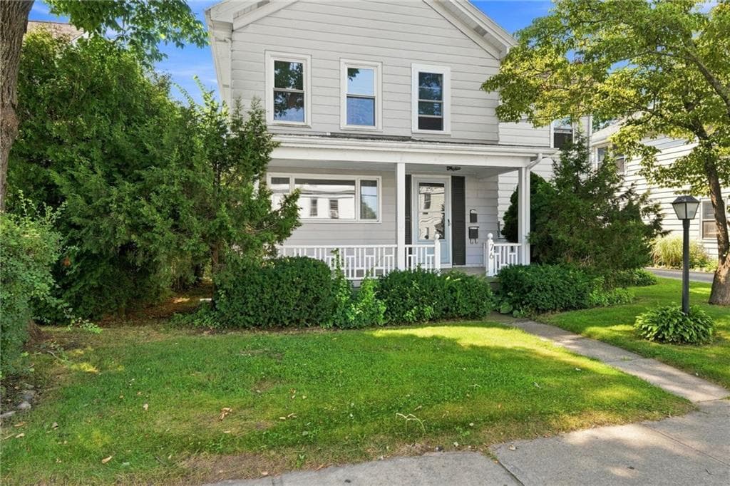 76 Pleasant Street photo 3