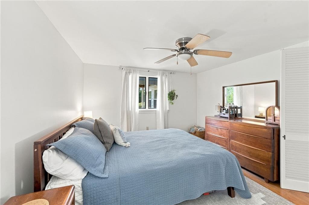 76 Pleasant Street photo 36
