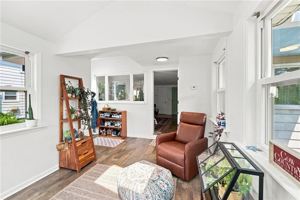 76 Pleasant Street photo 33