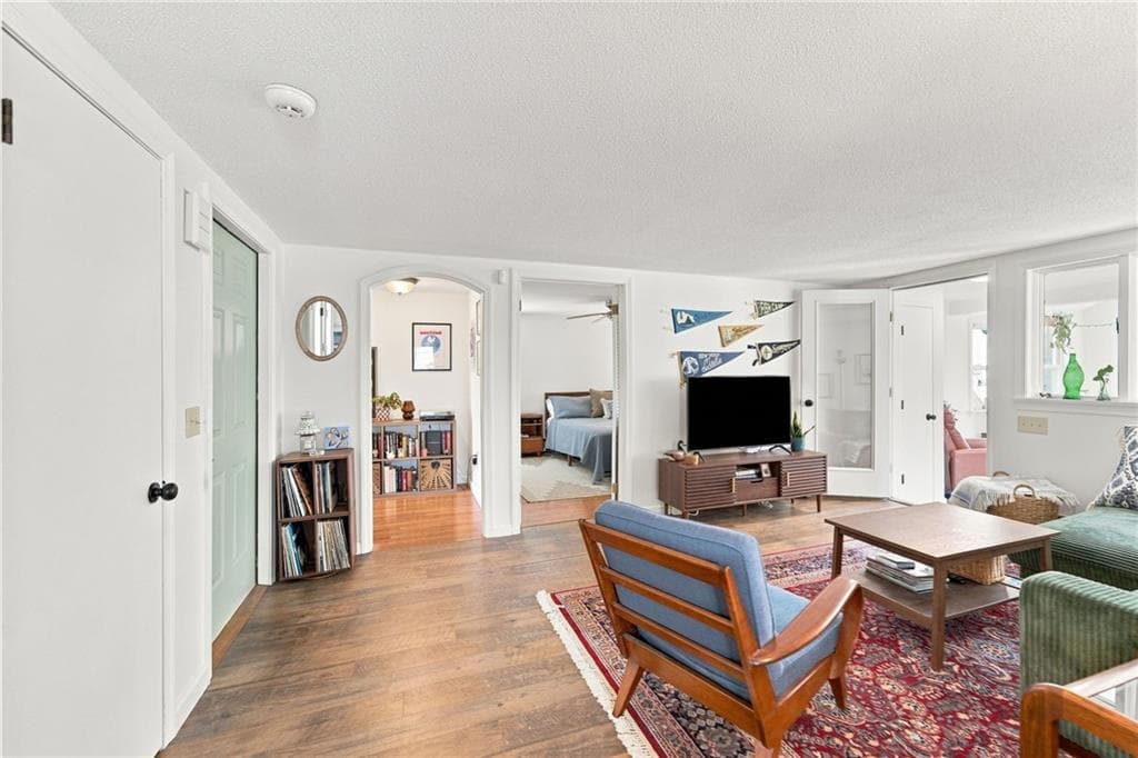 76 Pleasant Street photo 50