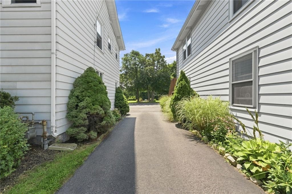76 Pleasant Street photo 11