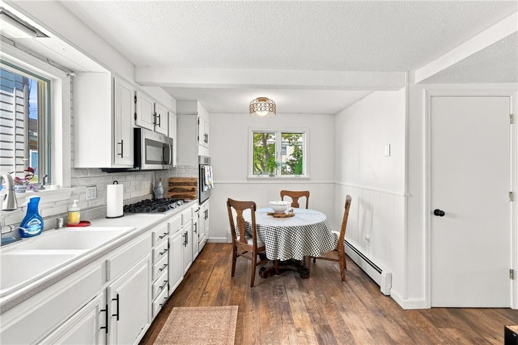 76 Pleasant Street photo 40