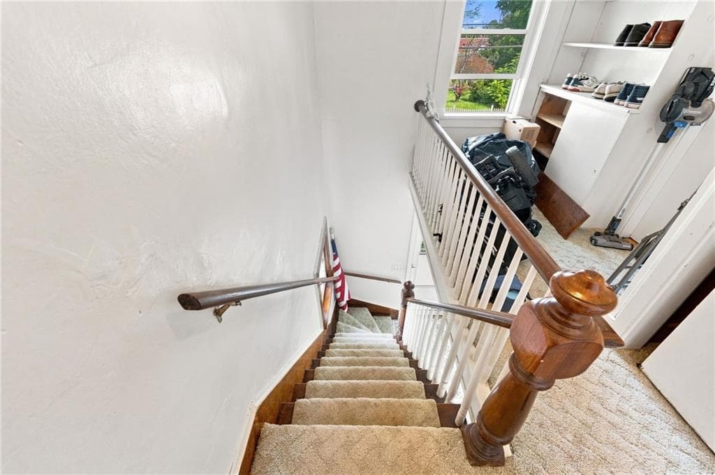 76 Pleasant Street photo 31