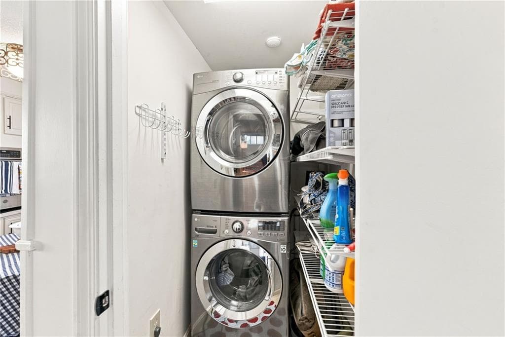 76 Pleasant Street photo 39