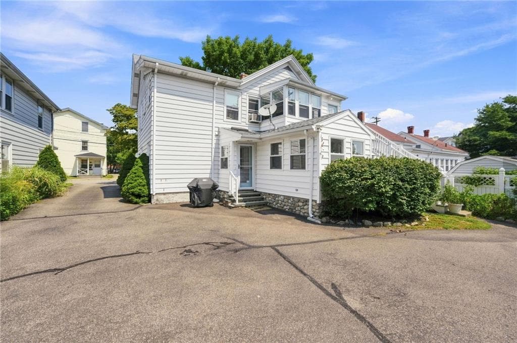 76 Pleasant Street photo 8