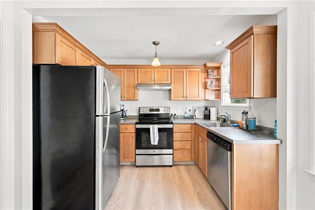 76 Pleasant Street photo 21