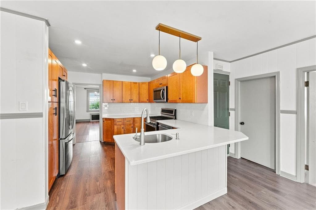 78 Pleasant Street photo 23
