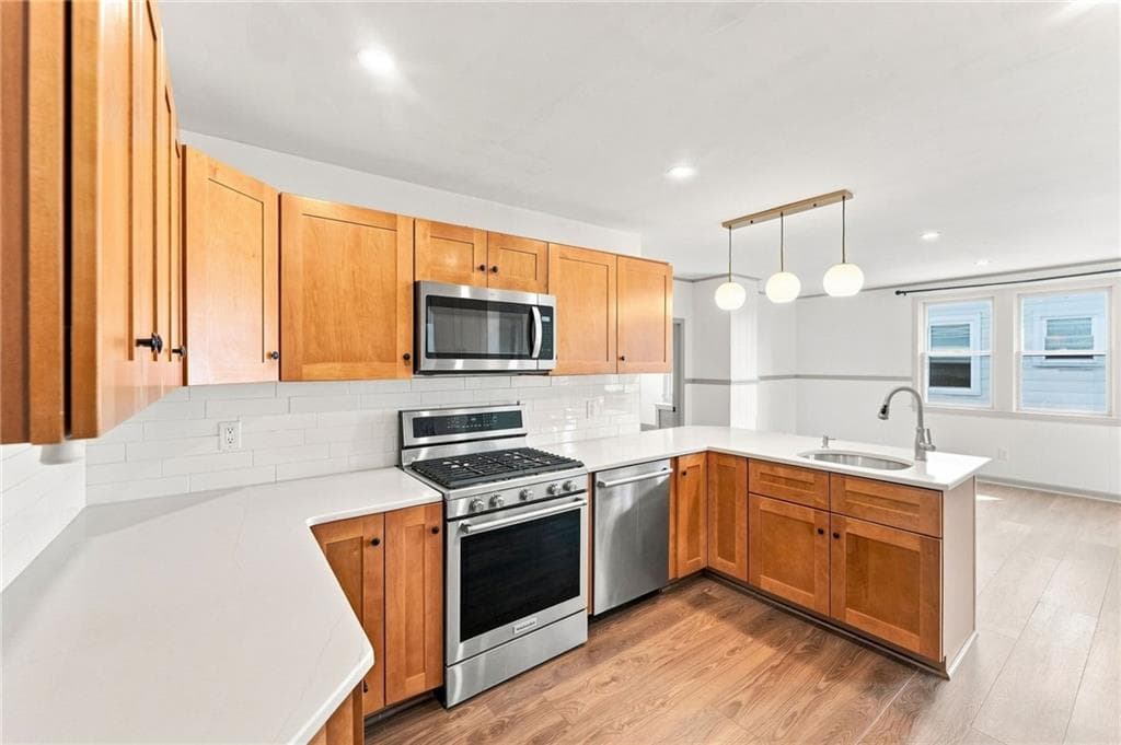 78 Pleasant Street photo 24