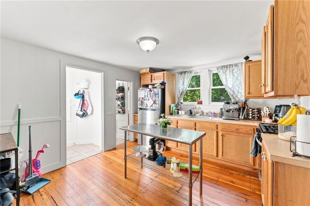 78 Pleasant Street photo 38