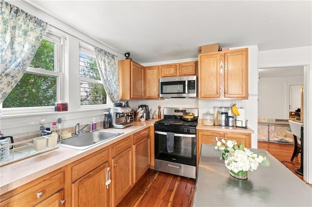 78 Pleasant Street photo 39