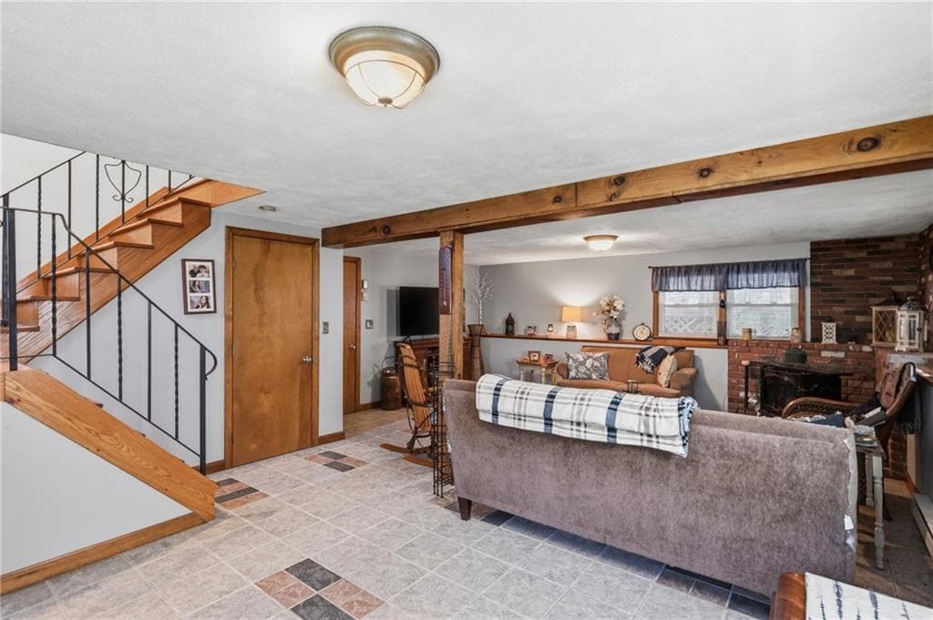 1564 Victory Highway photo 16
