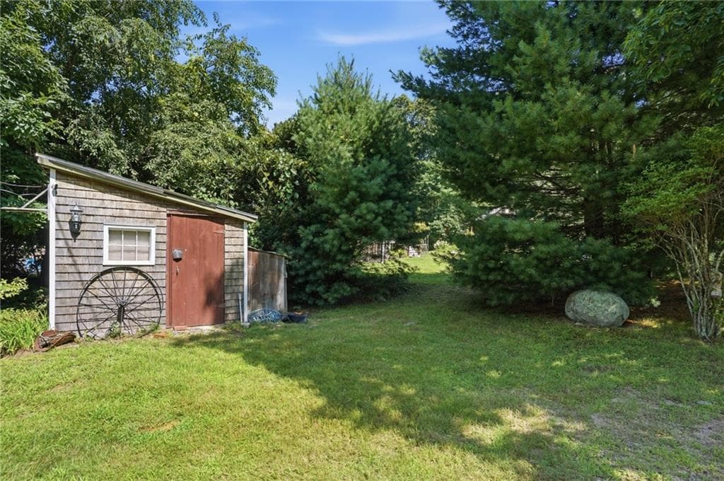 1564 Victory Highway photo 19