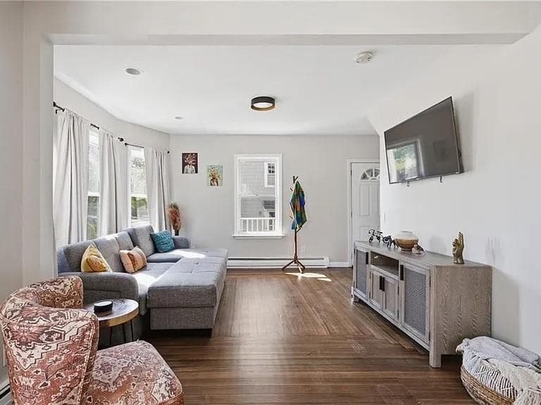 59 bourne Avenue photo 2