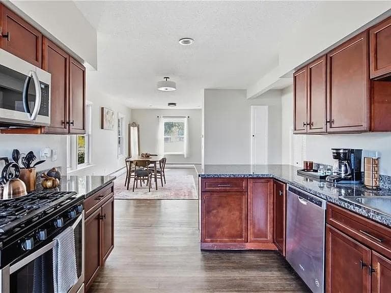 59 bourne Avenue photo 17