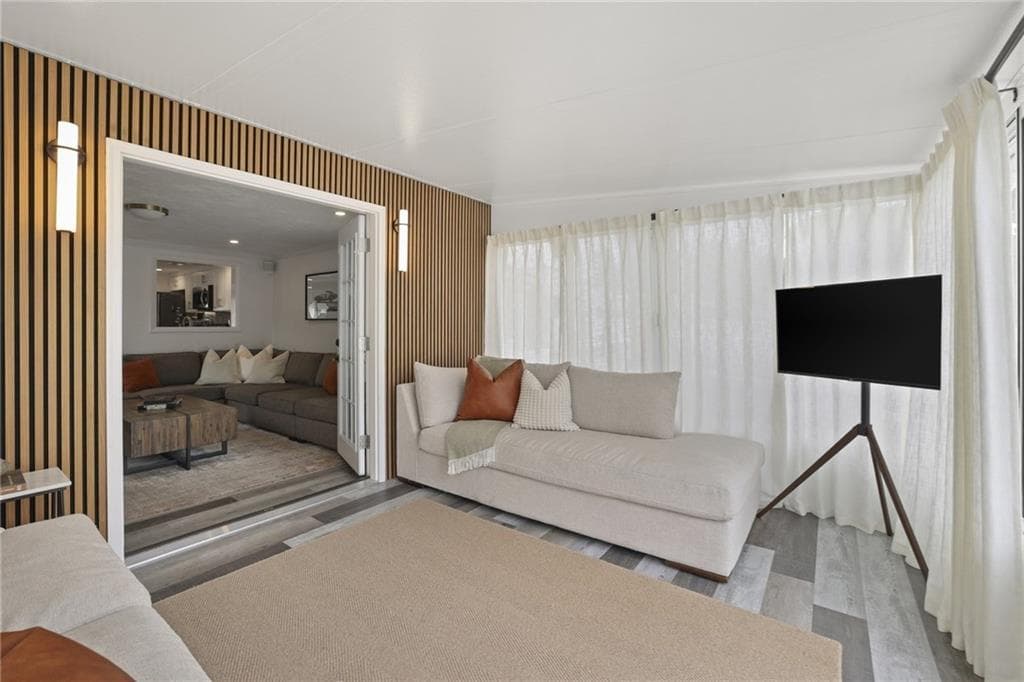 15 Riverside Court photo 17