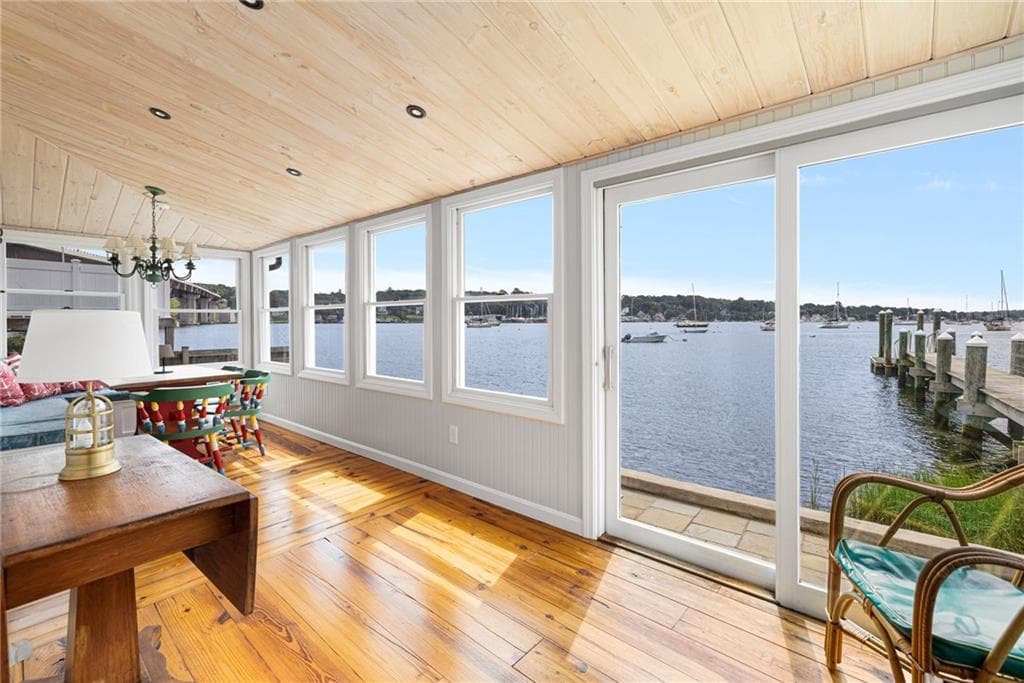 36 Riverside Avenue photo 13