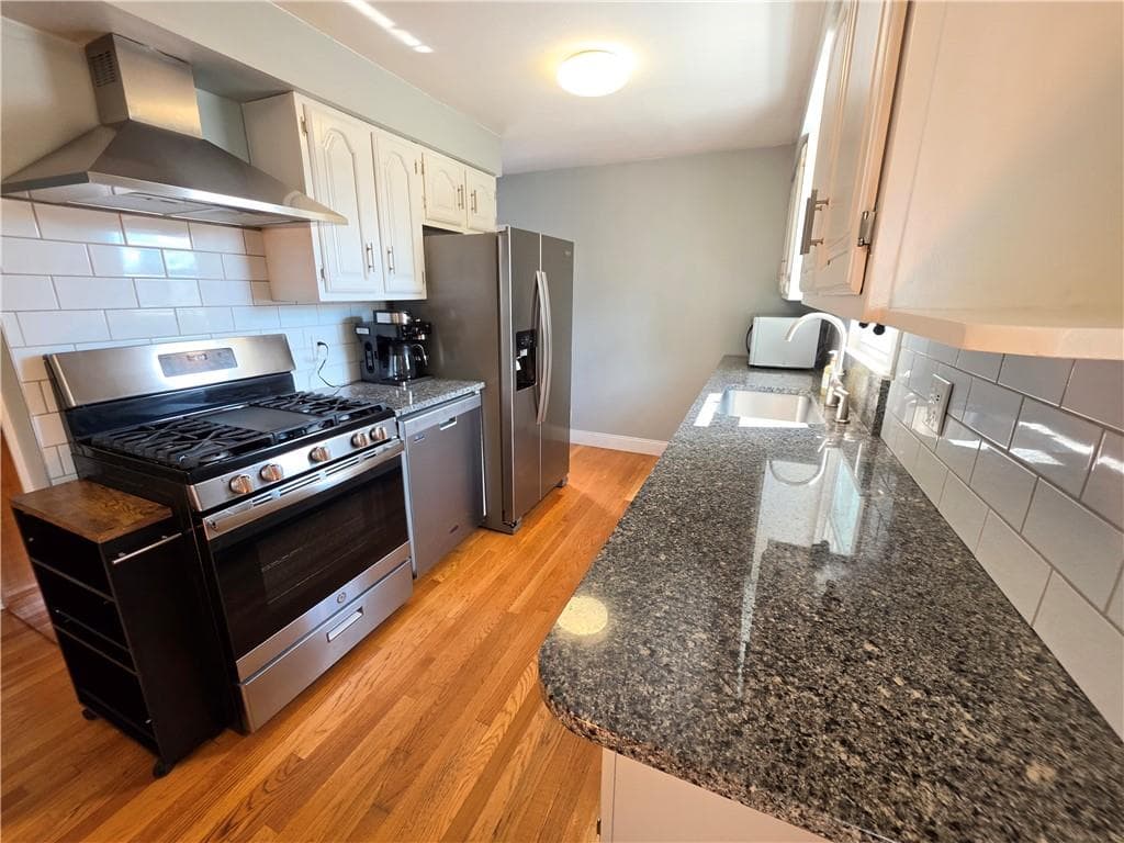 5 Lawrence Drive photo 12