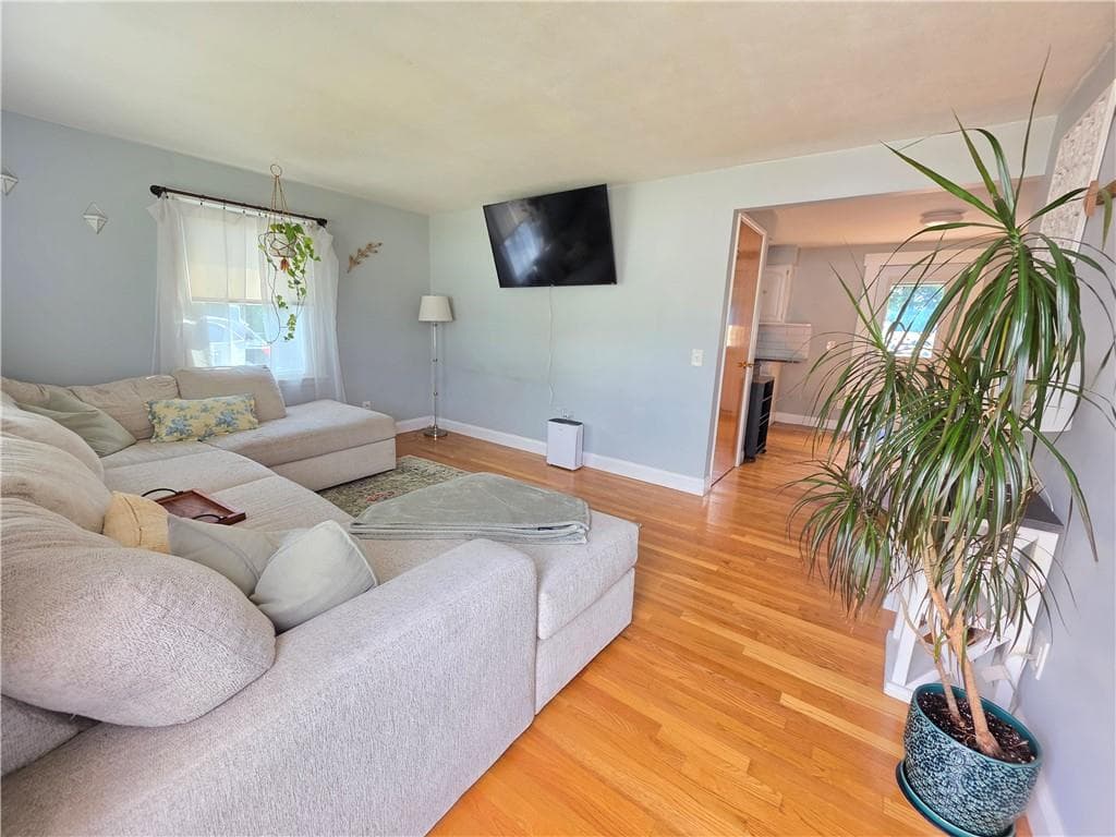 5 Lawrence Drive photo 8