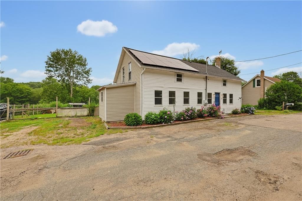 Single Family Residence at 12 Mill Road, Richmond, photo 7 of 25