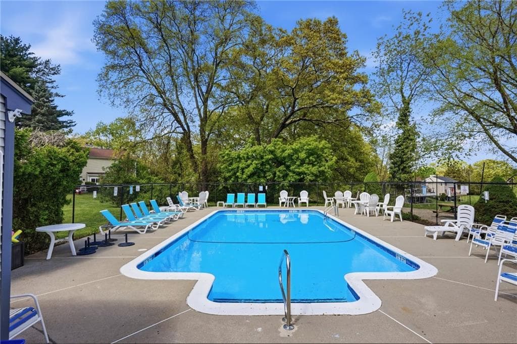 10 Cutters Green UNIT B photo 48