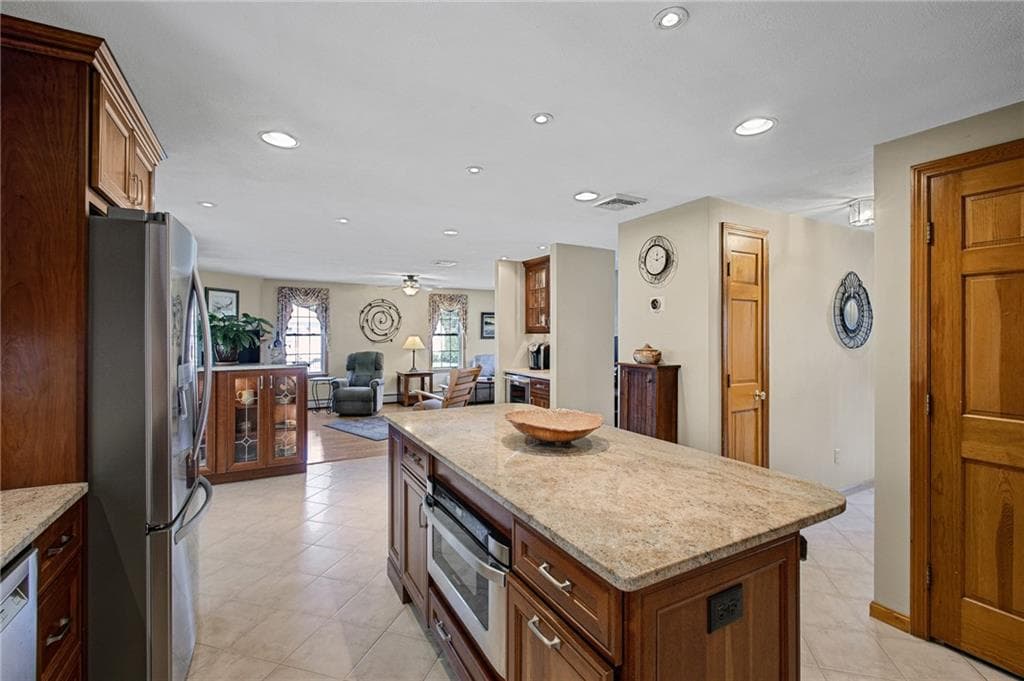 5 Lauretta Lane photo 9
