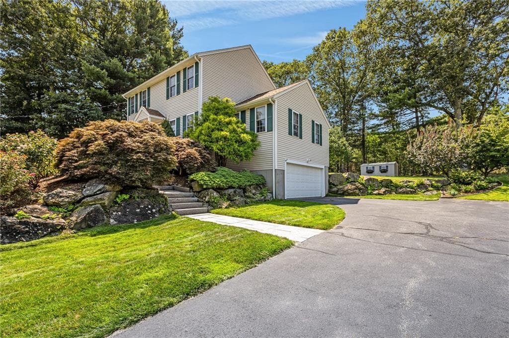 5 Lauretta Lane photo 4