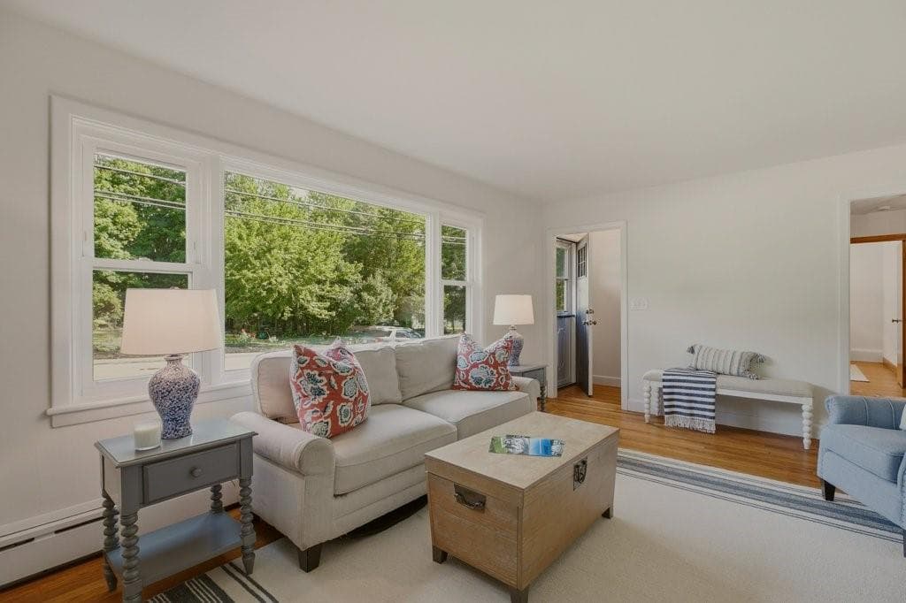 Single Family Residence at 205 Lincoln Avenue, Barrington, photo 6 of 42