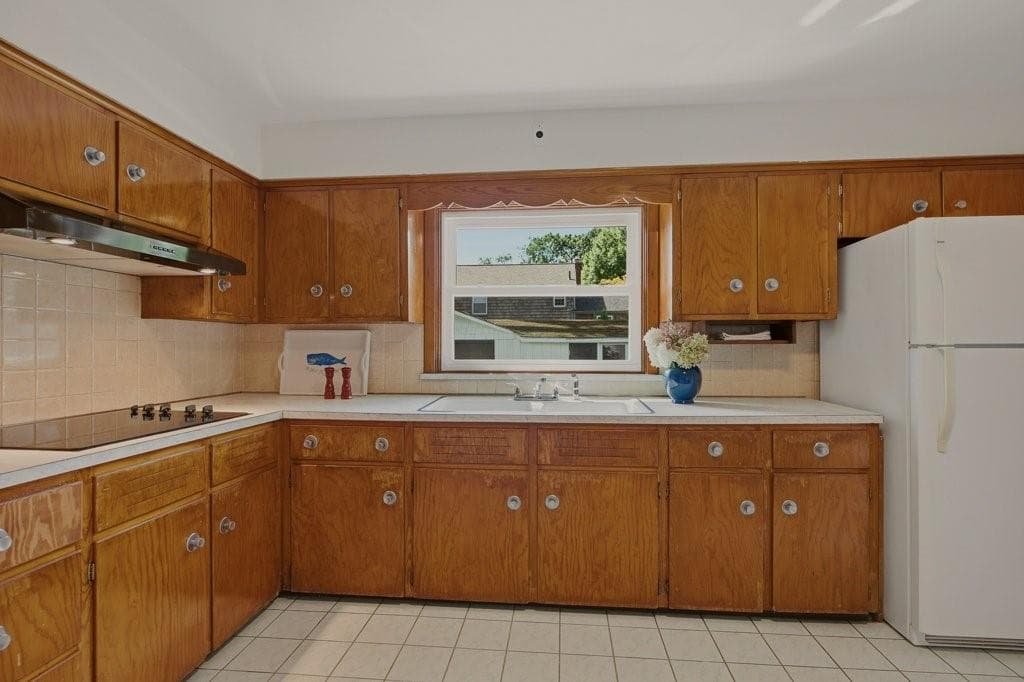 Single Family Residence at 205 Lincoln Avenue, Barrington, photo 26 of 42